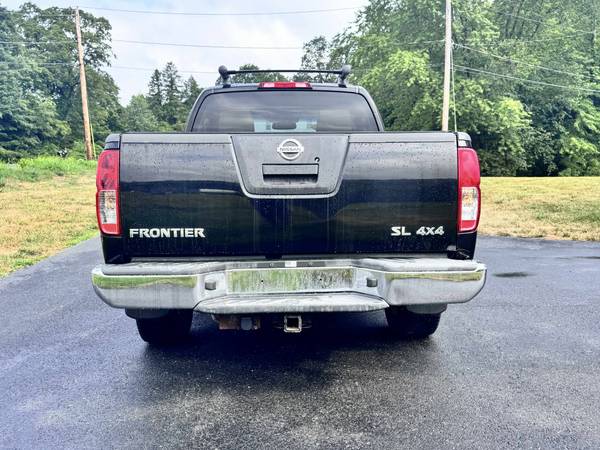 2011 Nissan Frontier SL Crew Cab 4WD - $7,995 (B&G AUTO SALES, CHELMSFORD 978-855-8338)63470622644225123