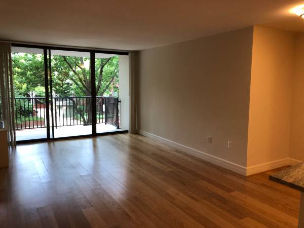 $4,246 / 1br - 720ft2 - Top Floor 1 BR with View of the Cathedral! In Unit W/D! (Dupont Circle)63822079682819122