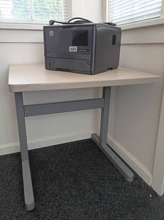 Solid computer desk 1