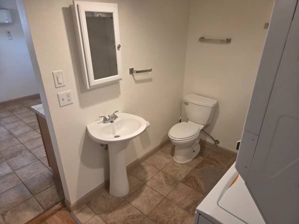 $1,600 / 1br - Unidad para Suegros de 1 Dormitorio (concord / pleasant hill / martinez)63870648017537123