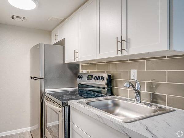$899 / 1br - 486ft2 - Open Floor Plans, Outdoor Pool, Breathtaking Views, Dog Park (Maryvale)64024992423937122