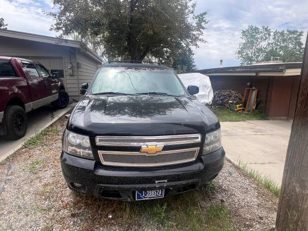 Mechanics Special: AWD Chevy Suburban 1500 LS - New Trans, New Tires 1
