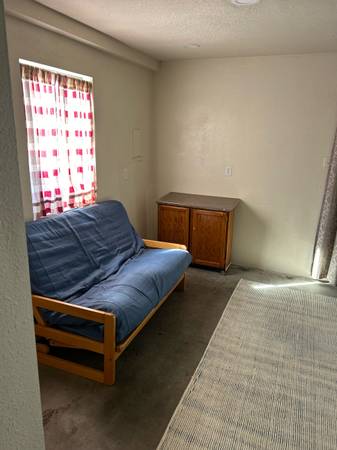 $1,200 / 1br - 380ft2 - very  large room for lease (Plaza del sur neighborhood)63659729649921121