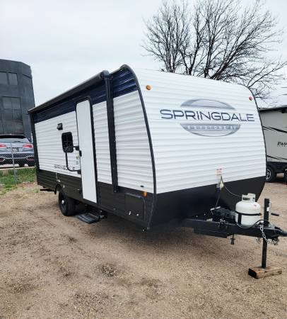 2025 Keystone Springdale 1860SS Travel Trailer SOLAR LIKE NEW!! 1