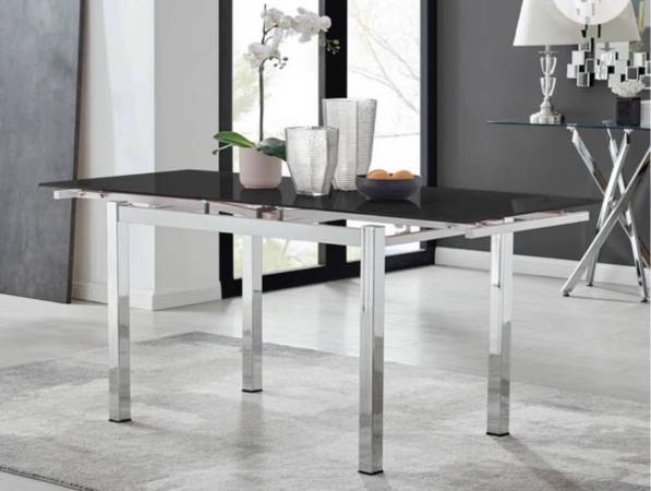 Extendable Dining Table 1