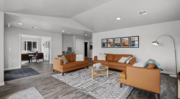$2,300 / 3br - 1780ft2 - Rare Offer: 1 Month Free! Inviting 3 BR Home w/ Washer & Dryer (Boise)63794993478785124