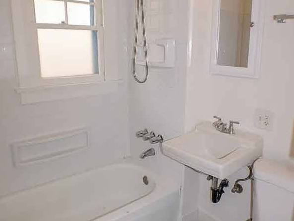 $815 / 1br - 540ft2 - -*-*This Ocean Beach Cottage! (San Diego, CA)63954709873026121