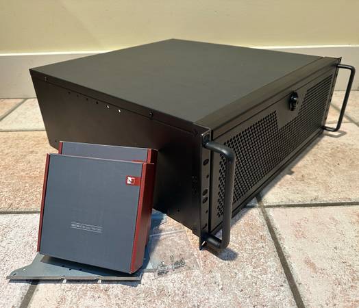 4u Server Chassis w/ 360mm AIO Support & Noctua Fans 1