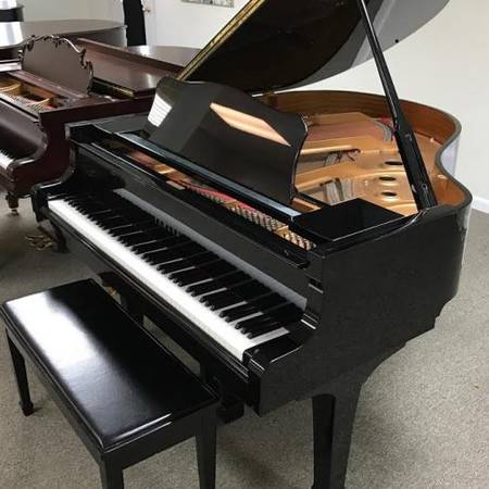 BABY GRAND PIANO: 2003 YAMAHA C1 *** NEW BASS STRINGS, TUNING PINS - $12,000 (DELIVERY INCLUDED)63438116768387122