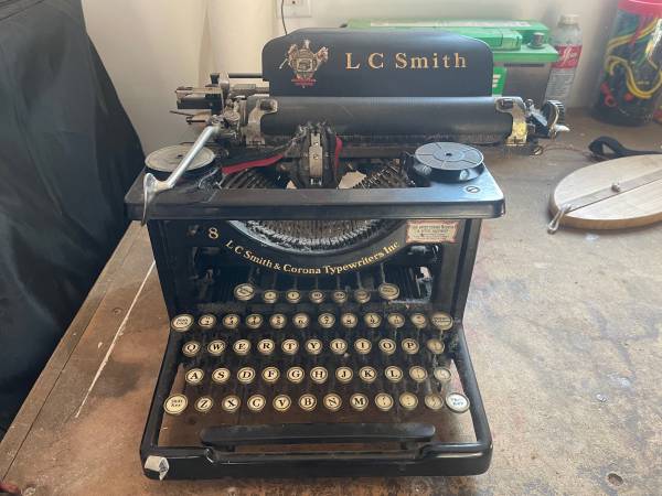 Typewriter 1