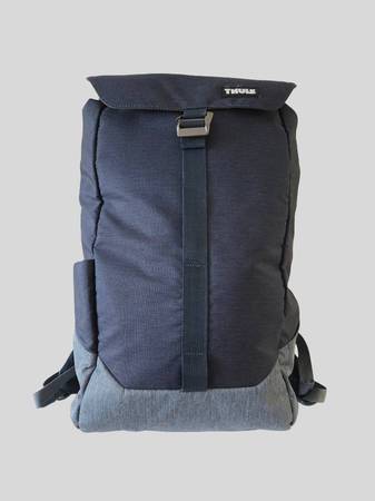 Thule 16L backpack 1