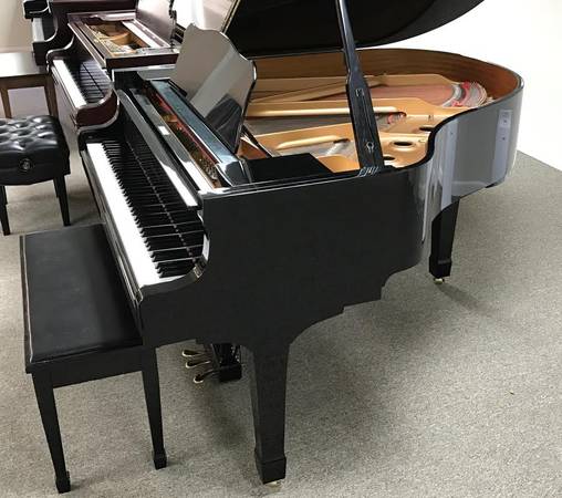 BABY GRAND PIANO: 2003 YAMAHA C1 *** NEW BASS STRINGS, TUNING PINS - $12,000 (DELIVERY INCLUDED)63438116768387121