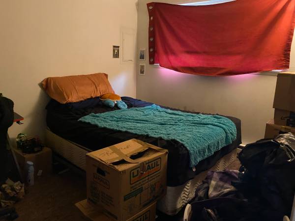 $715 / 2br - 108ft2 - Room for rent in friendly community 6-plex in cozy inner NE (NE Portland - Concordia Neighborhood)63820883148931120