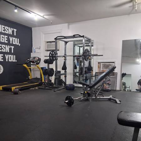 $3.000 / 1000 ft² - Alquiler*Ático*Antiguo gimnasio/negocio de fitness*Se puede dividir personalmente*W38th & 8th Ave (Midtown Oeste)