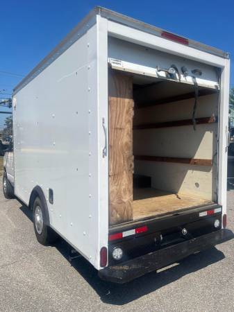 2016 Ford E350 Box Van Southern Vehicle Financing Available - $12,900 (MORRISVILLE VERMONT)63437773212163123