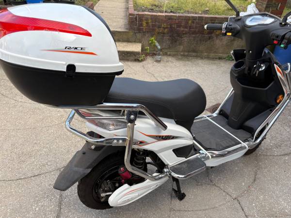 ELECTRIC SCOOTER ADULT SIZE