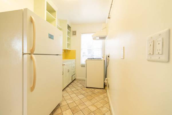 $800 / 1br - 340ft2 - 1br - Beautiful Studio Nestled in the North Berkeley Hills! Walk to UC (Berkeley)64023721324930122