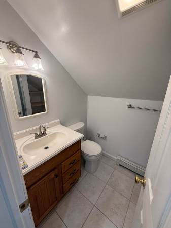 $1,000 Small 1 room Studio (Skillman)63676239678723122