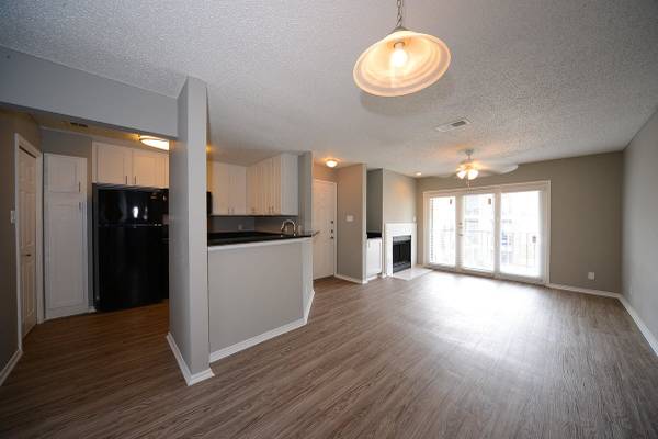Tennis Court, Refrigerator, Wood Burning Fireplace 1