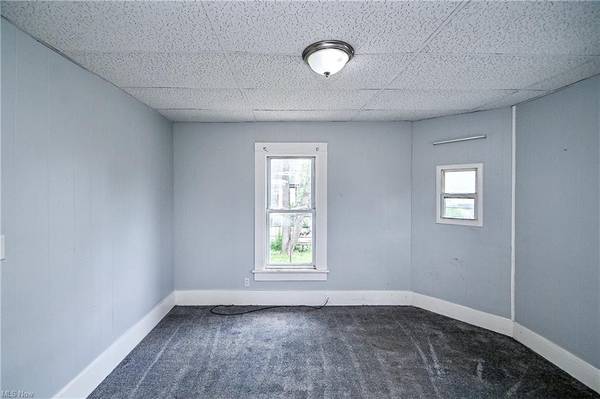 $875 / 2br - 2 bed half off deposit 2nd floor apt $875/month on 7th (Canton)63661042477569122
