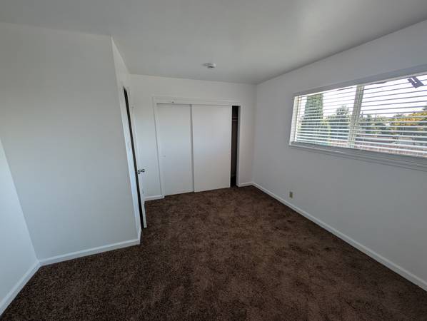 $2,300 / 2br - ♥2BR 1Ba apartment. Walking distance to Irvington Schools♥Available now♥ (fremont / union city / newark)63873441427201124