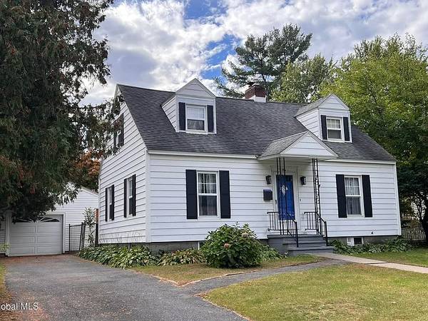 7 Douglas Avenue, Glens Falls, NY
$850 7 Douglas Avenue, Glens Falls, NY
$850