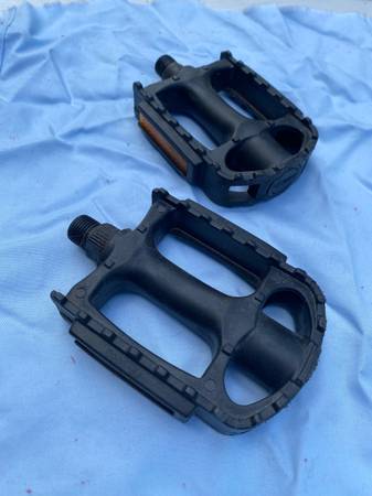 Bicycle pedals 1