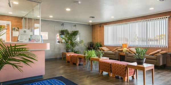 Siegel Rewards Program, Nearby shopping and dining 1