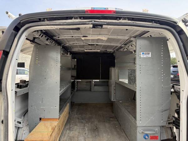 2015 Chevrolet Express 3500 - Photo 6