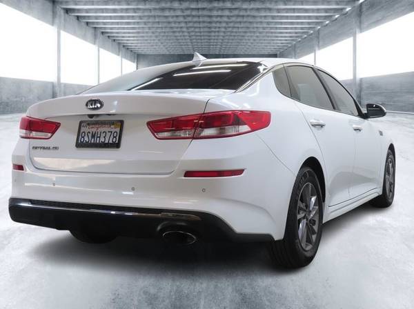2020 Kia Optima LX Sedán - $13,999 (Escondido Auto Super Center)63470051493761123