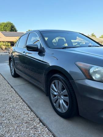 2011 Honda Accord EX-L, título limpio - $5,900 (Escondido)63440481337985124