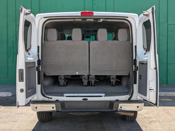 2020 Nissan NV3500 HD Passenger - Photo 11