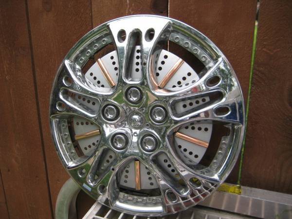 SET OF FOUR 13'' HUB CAPS 1