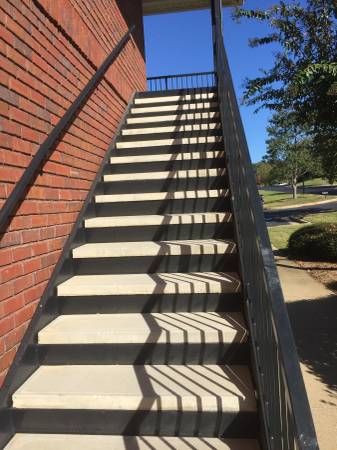 $1,360 / 2br - 1410ft2 - Lovely two-bedroom, two-bathroom, split apartment (North Columbus)63663820270467120