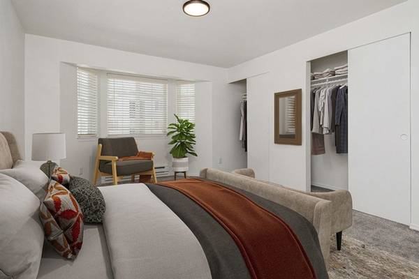 $1,995 / 2br - 865ft2 - Pet Friendly, Renovated Homes Available, Clubhouse with Game Room63688333742723122