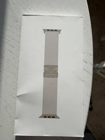 Apple Watch Ultra Milanese Loop Large Titanium Natural 1