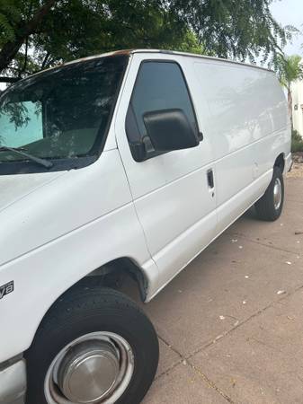 2002 Ford Van E250 - Photo 9