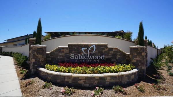 Best Rate! * Awesome 3 Bed Unit * Pet friendly * Nice location! * 1