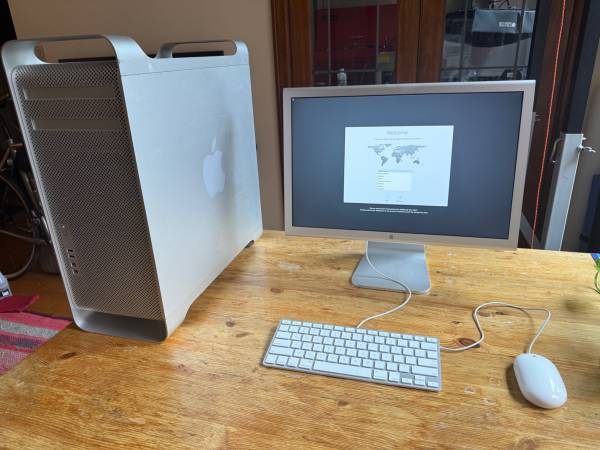 Apple Mac Pro (early-2009) 2.26GHz 8-core | 12GB RAM | 120GB