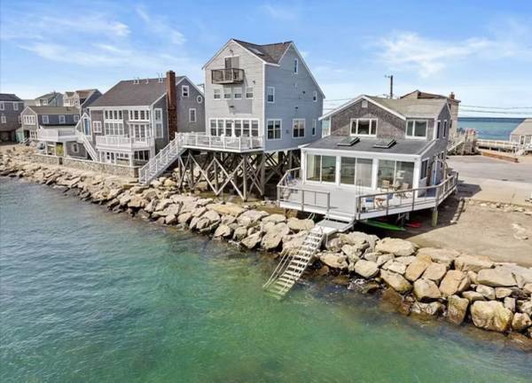$1 / 3br - Enjoy serene oceanfront home with harbor views. (Scituate, MA)63892102619523122