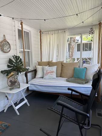 $155 / 2br - The Tranquility Folly Fun Beach Bungalow! (Folly Beach)64015946173953121