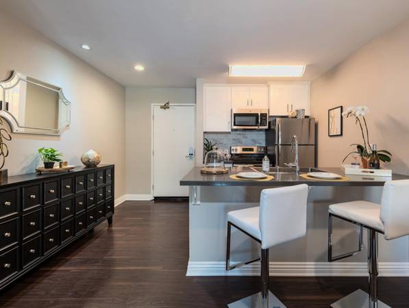 $2,495 / 1br - YOUR 1ST MONTH FREE- Resort-Style 1 Bedroom - Pet Friendly Community (Hillcrest)63845974365185121
