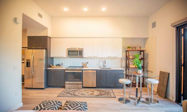 $1,562 / 519ft2 - On-site maintenance, Fitness center, Studio/1B (1907 Q Street, Sacramento, CA)64043835070594121