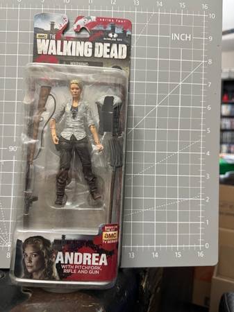 The Walking Dead Series 4: ANDREA 5" Figure w/Accessories (McFarlane, 1