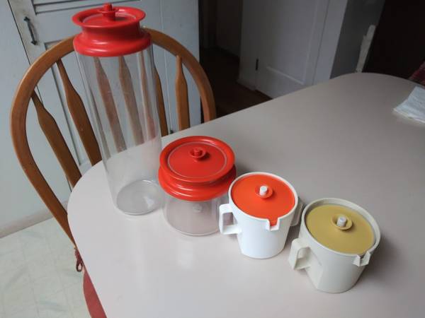 vintage Tupperware 1