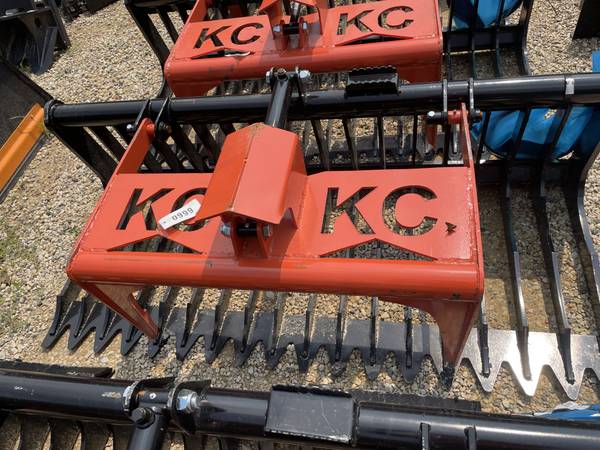 Skid steer grapple buckets 1