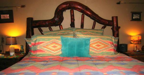 Unique Rustic Cabin Style Cal-King Knotty Pine Lodge Poll Bed Frame 1