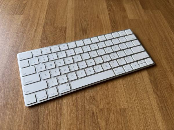 Apple Magic Keyboard – Wireless Bluetooth – Excellent Condition 1