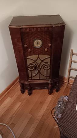 Vintage Zenith floor model console radio s-870 1