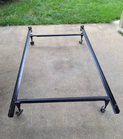 Twin size bed frame with wheels 1
